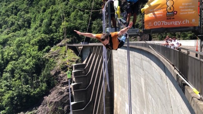 DELTA NOVEMBER 007 Bungy Jumping Verzasca